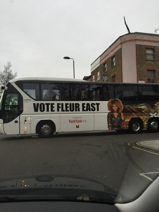 Look what I've just seen, blocking the road. #xfactor #fleureast http://t.co/uDwxqrNVsM<a href="/tag/xfactor"class="tags">#xfactor</a><a href="/tag/fleureast"class="tags"><span>#fleureast</span></a>