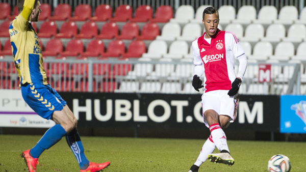 AFCAjax's tweet photo. De Boer neemt @RichairoJZ op in selectie voor duel met APOEL. Lees meer: http://t.co/FuQKx1bTVA #UCL #ajaapo http://t.co/Bv2NxsIIjj