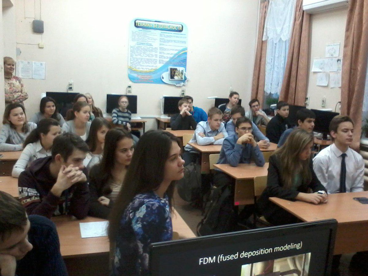 HackspaceTgn's tweet image. #HackSpace #ЮФУ Занимательную науку в массы! Провели  открытую лекцию о 3D-технологиях для школьников МАОУ СОШ №10.