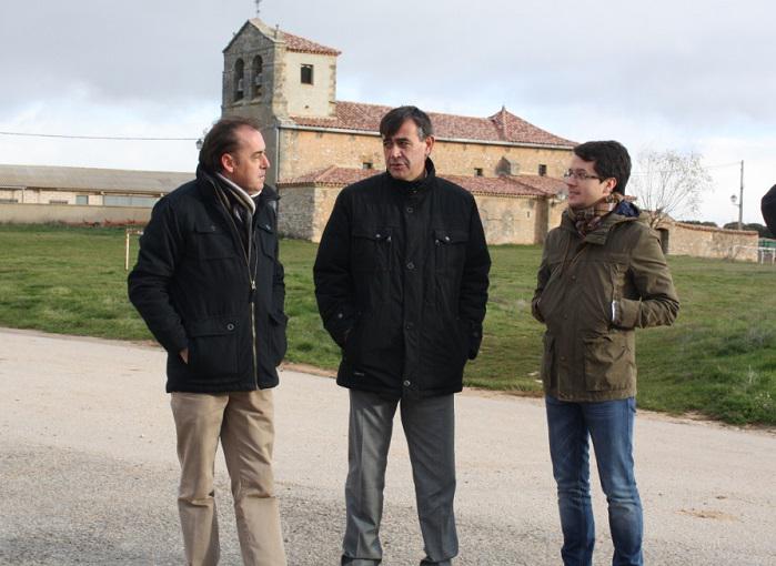 desdeSoria's tweet photo. La Diputación invertirá 1,2 millones para mejorar la cobertura móvil y acceso a internet. http://t.co/K418fE9HVs http://t.co/rxiIDl7hLJ