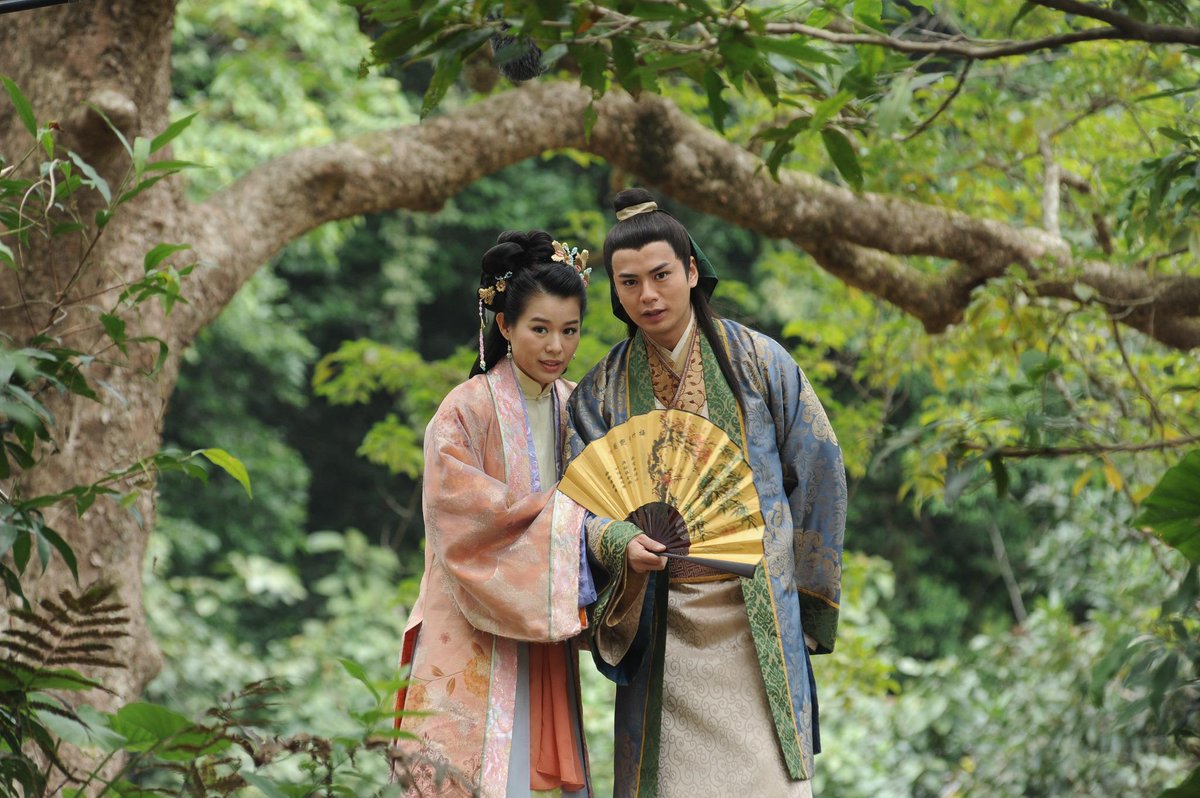 TVB_Europe's tweet photo. #LadySour Became a matchmaker that wanting to match the two together? #MyolieWu #RonNg #HimLaw #ElizaSam http://t.co/sMcA7hKhXy