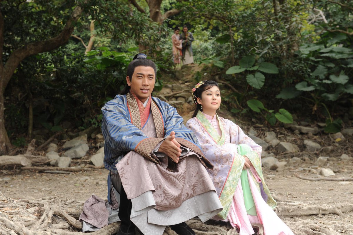 TVB_Europe's tweet photo. #LadySour Became a matchmaker that wanting to match the two together? #MyolieWu #RonNg #HimLaw #ElizaSam http://t.co/sMcA7hKhXy