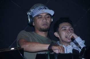 ini beneran voltage eyescream ma @yuvifaey bukan kw <a href="/yukafey/">Yukafaey</a> .. Nya teu <a href="/ryanjulian_/">RJ</a> @ANGGA_RESTAVIA. @yochi_volturi