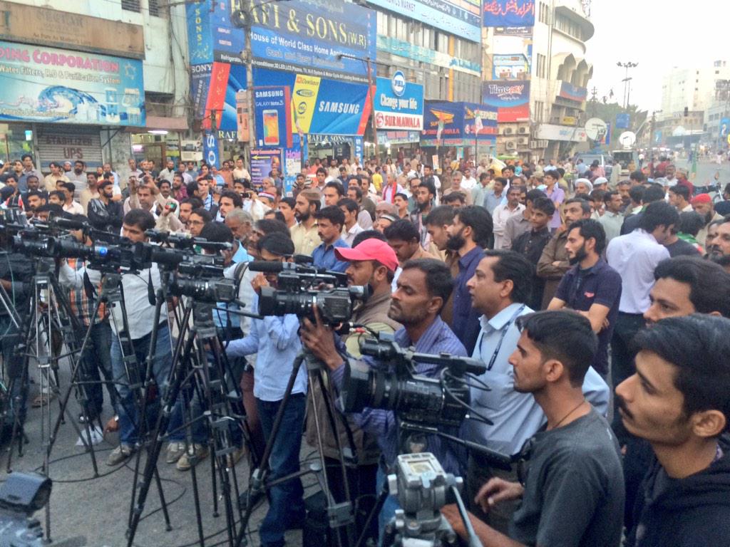 DrAwab's tweet photo. Protest for #ShutDownToRebuild against Khoon League coordinated target shooting in #Faisalabad http://t.co/pyxrhkm9Af
