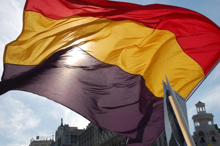 Pedro_V_L's tweet photo. 9 de diciembre. Feliz día de la Constitución española de 1931. http://t.co/pp82UNUaxv