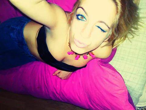 melaniia3's tweet photo. Se feliz con lo que tienes , mientras persigues lo que desea (; #BuenasTardes http://t.co/1v5PEpQ2AZ