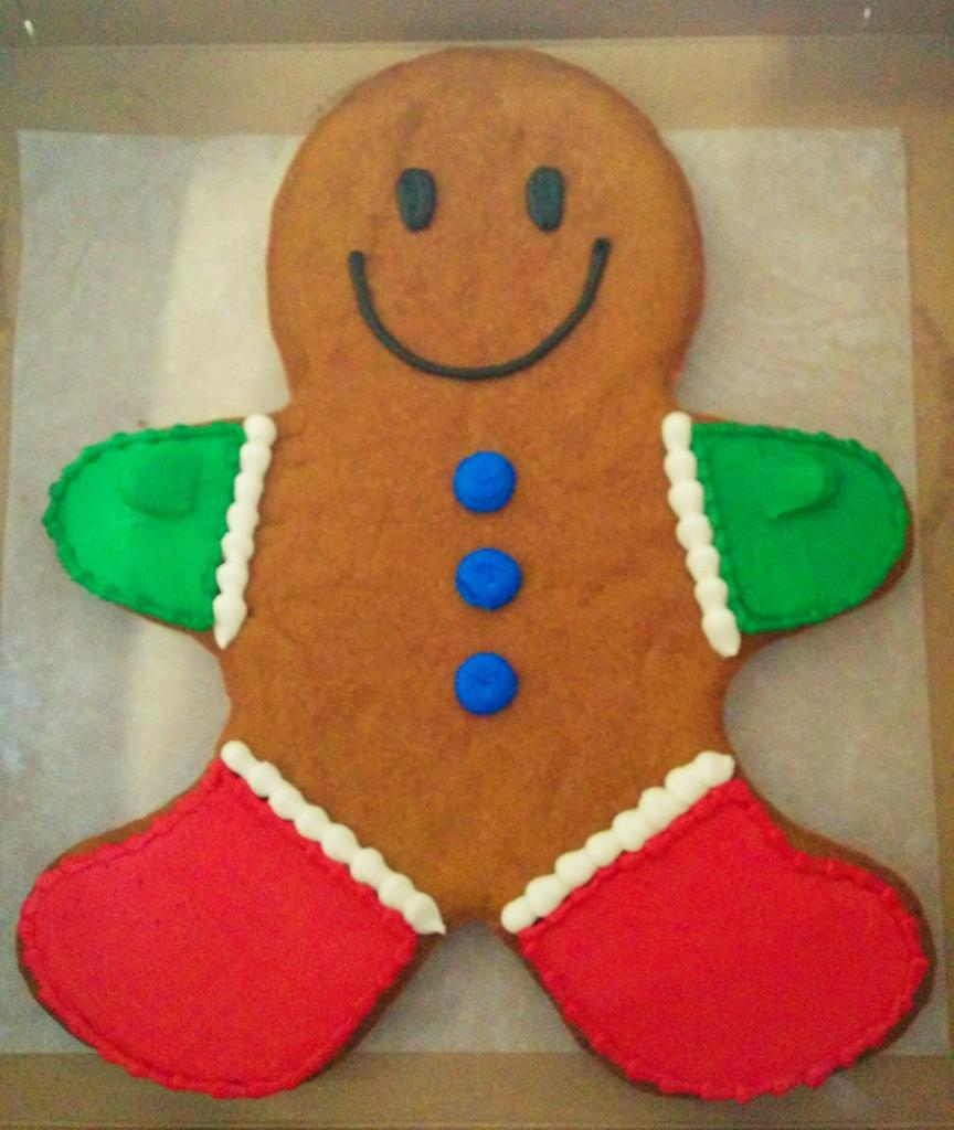 CakesByRobert's tweet photo. Isn't he the cutest Cookie Gram ever?! #gingerbread #nutfree #Thornhill http://t.co/4Vu2XWUKEB