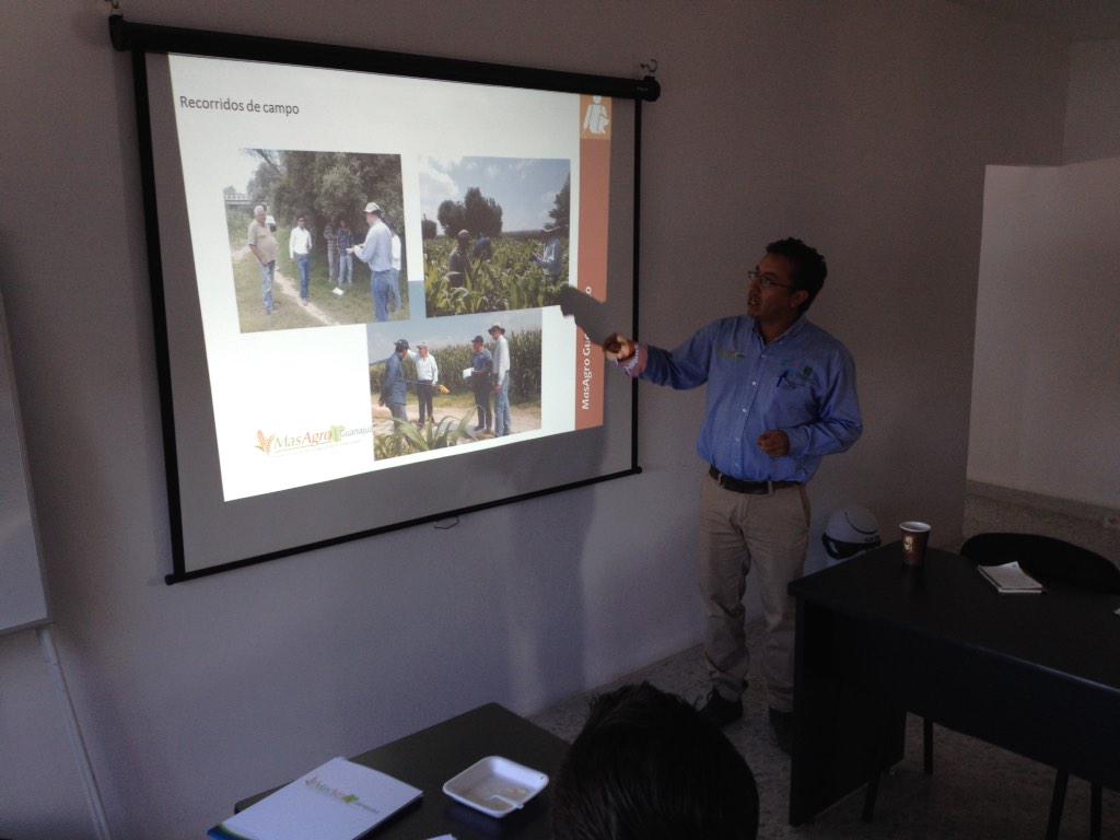 PlataformasGTO's tweet photo. Reunión planeación 2015 #impulso #CampoMexicano @MasAgroGto @MasAgPlataforma @SDAyR_Gto @ACCIMMYT http://t.co/heDWu3nqqi