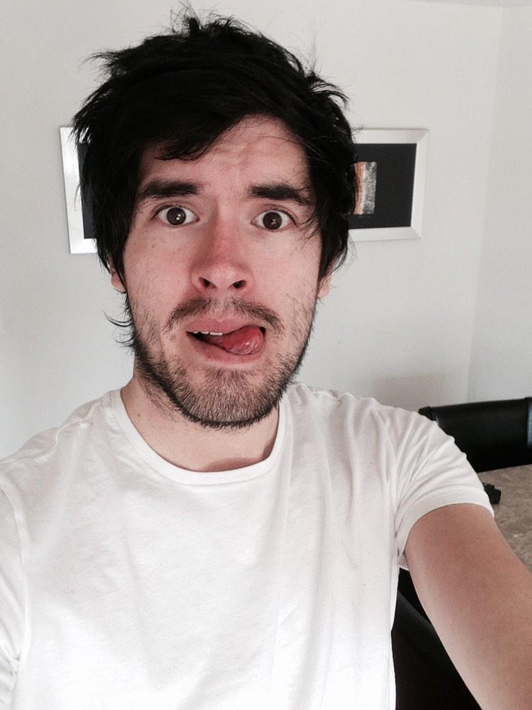 GermanGarmendia's tweet photo. Y a grabar el Mini-vlog de hoy!! :'D http://t.co/csiLDUfgtt