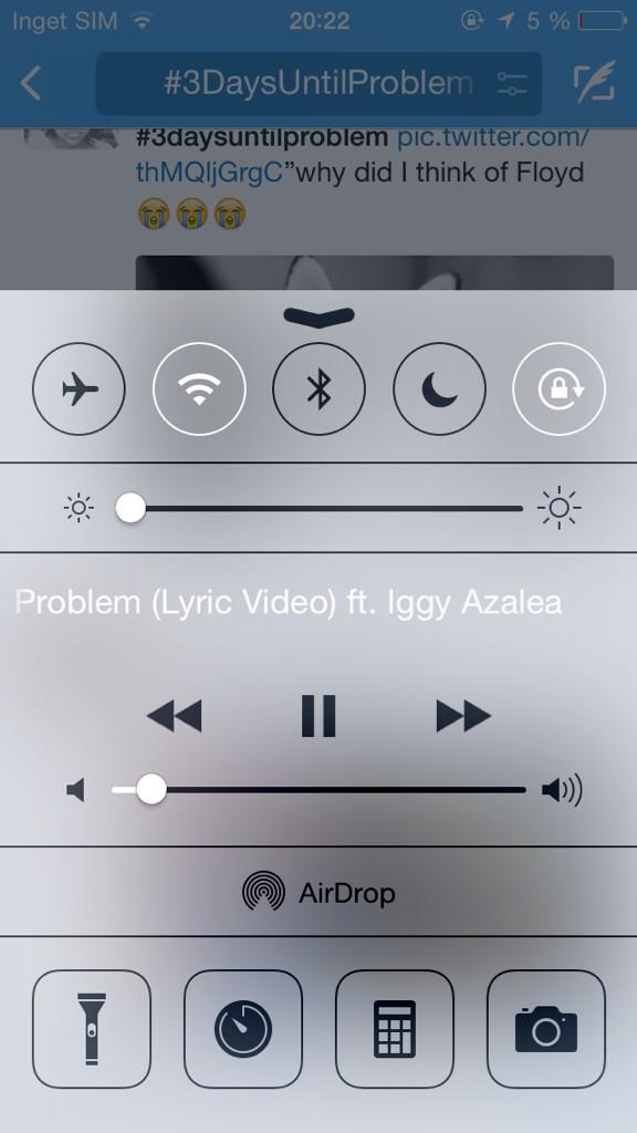 celeniasantos's tweet image. Look what I'm listening tooooooo #3DaysUntilProblem