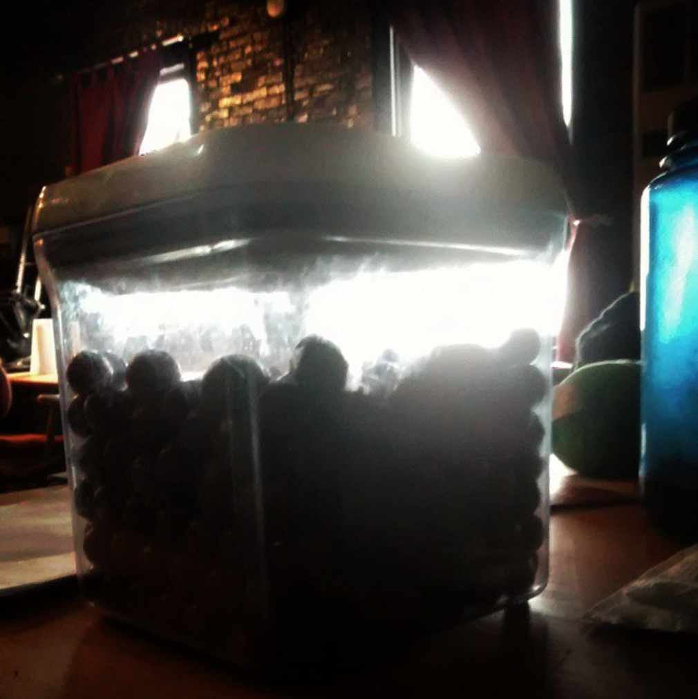 Sikiss's tweet photo. December is shaping up to be a dark and mysterious month @OXO @rustyk5 @nzle ... http://t.co/pLHMwXO6e4