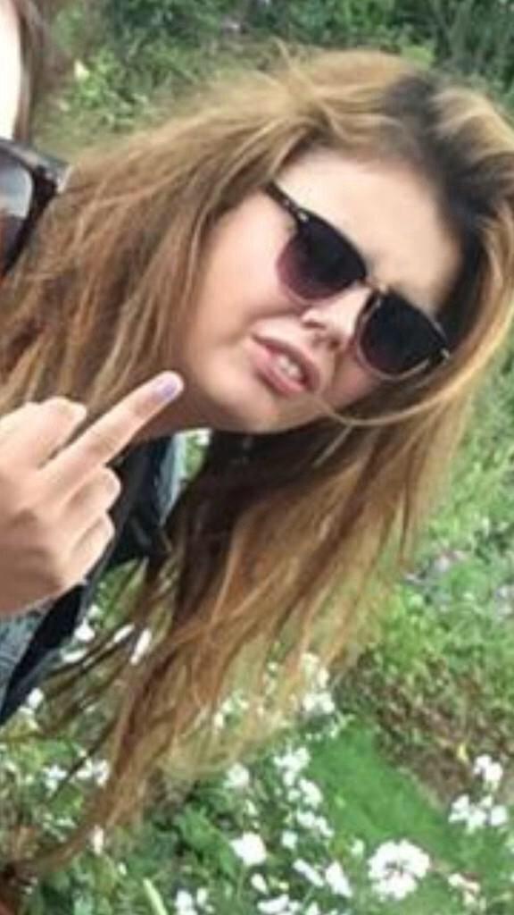 OfficalWatto's tweet photo. She's got no fans http://t.co/3I2xATqxOW