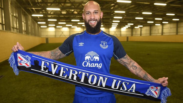 Everton's tweet photo. #EFCUSA: Everton Football Club has formed an exciting partnership with @EvertonUSA. Read more -http://t.co/fgpTXryICd http://t.co/d1AA3aX8hk