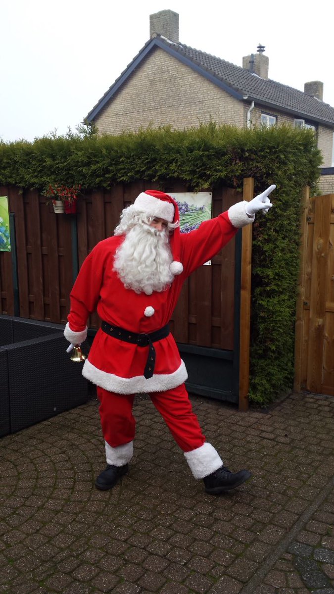 Santa is er al klaar voor! Heeft u zich ook al ingeschreven voor de fun run? goo.gl/df6ltY @JSFBreda