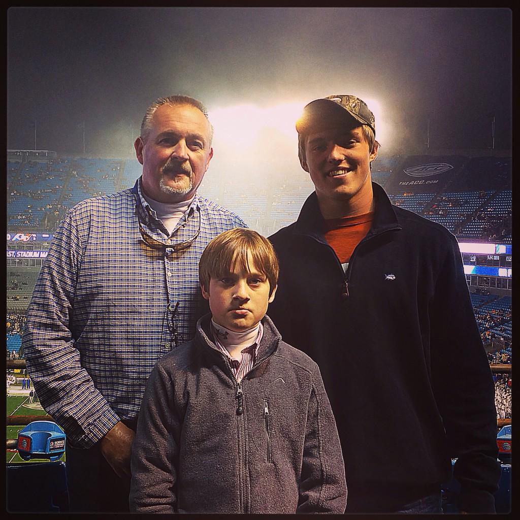 bmccall_'s tweet photo. "Some people wait their whole life to meet their favorite athlete, I raised mine"   #andymccall14 #alexmccall42 http://t.co/5RAWWSeLUL