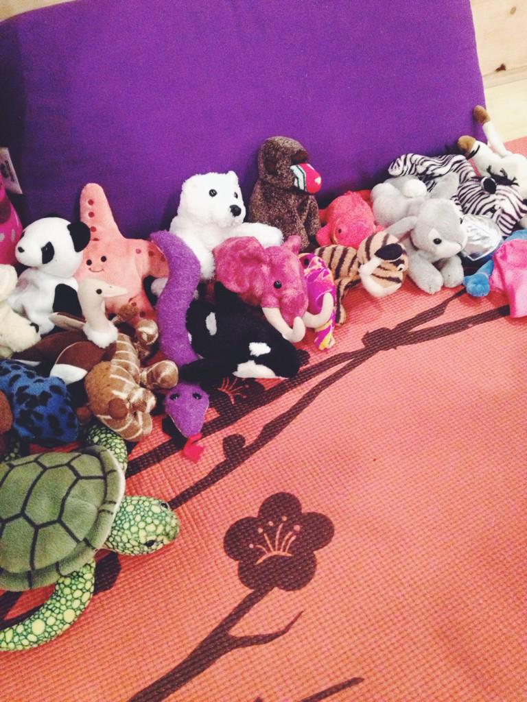 Adding stuffed animals to a kids yoga class is so much fun! #yogaprops #breathingbuddies #yogalove #yogadaily