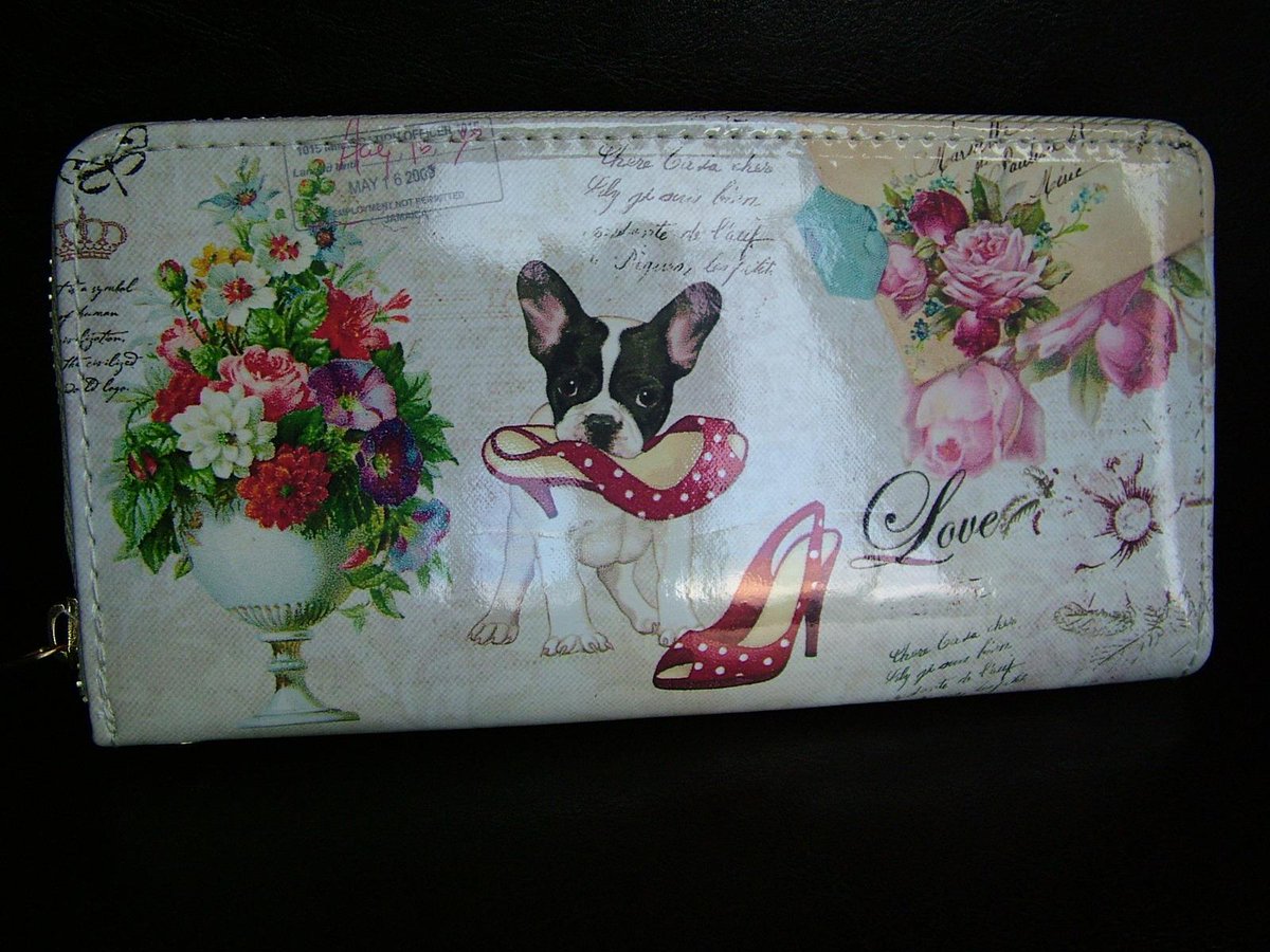 ElizaRoseHart's tweet photo. We ALL Love Pugs! Ideal Xmas Gift and Only One Left! Vintage Pugs Purse #ChristmasGiftIdeas http://t.co/VPQ66iREpc http://t.co/HGgB2cwG4i