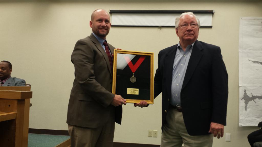 RickyRayKTAB's tweet photo. The Lyric Theater in Brownwood just presented a medallion of thanks to City Council. #lyrictheaterday #brownwood http://t.co/TdMKsrP8eF
