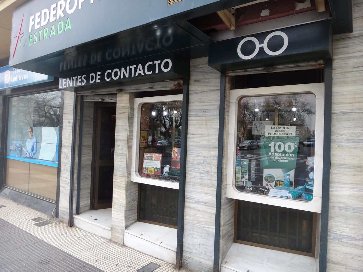 Mira esta fachada. Es la de nuestra óptica en Huelva. Tenemos ofertas increíbles (sólo unos días) por LIQUIDACIÓN
