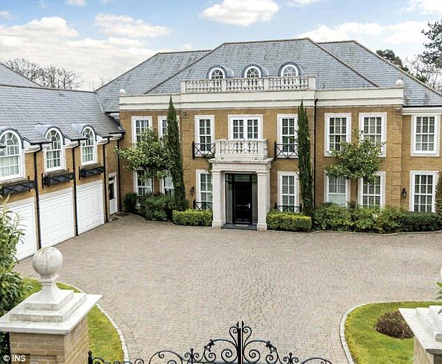YorkshireDesign's tweet photo. Inisde John Terry's £4.4m Surrey mansion, yards from his previous £16m home: http://t.co/4SJxVsFjrn #luxury #property http://t.co/xBCLXf482F