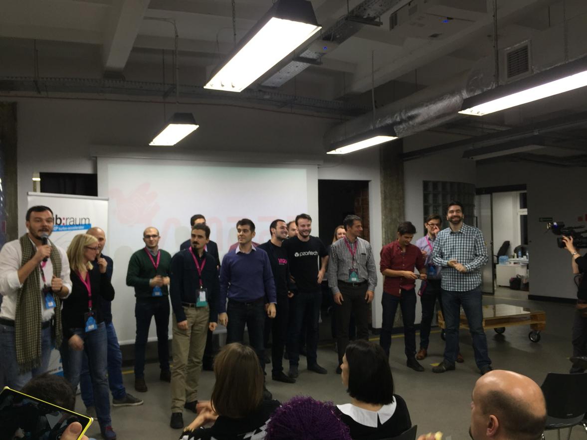 PMilion's tweet photo. 3 najlepsze start-upy z #WARP3 w @HubraumKrakow - @devicehubnet #drivercopilot i @pzartech. More info soon http://t.co/POT4LMK0Fq