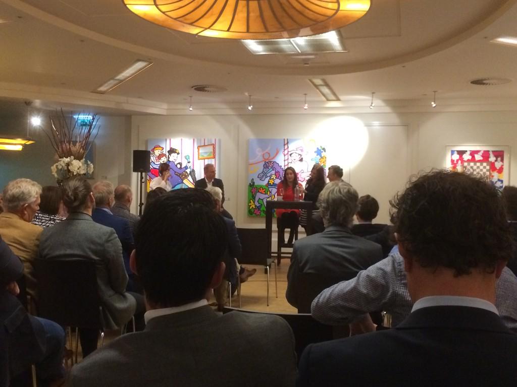 Paneldiscussie FollowUp Yearly <a href="/FollowUpNL/">Evert Kromjong</a> @Circustheater met <a href="/HouseofEinstein/">houseofeinstein</a> <a href="/dbtelecom/">DB Telecom</a> <a href="/JosjeVB/">Josje van Beek</a> en Henk Kivits