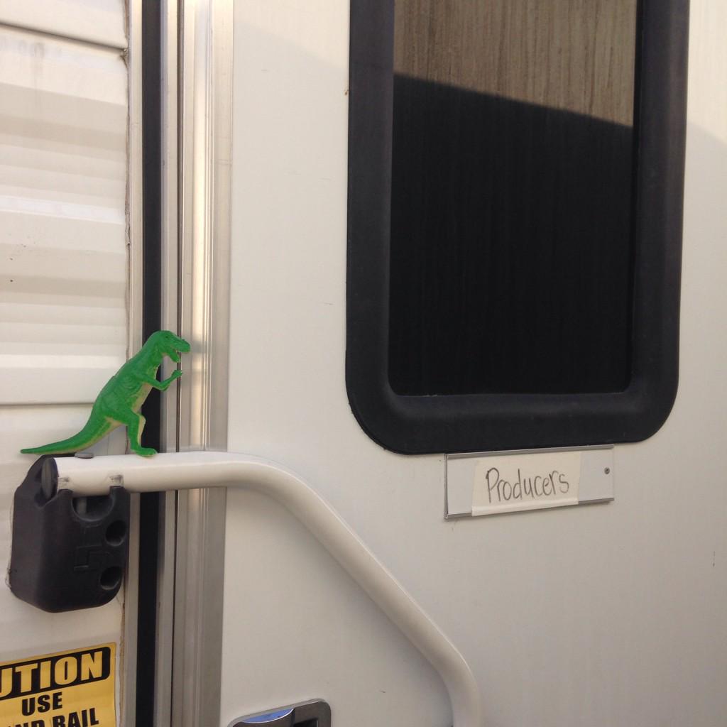 CastingDinosaur's tweet photo. On set today with producers. #CastingDinosaur 🎥⭐️ http://t.co/QJE6Wxqdmi