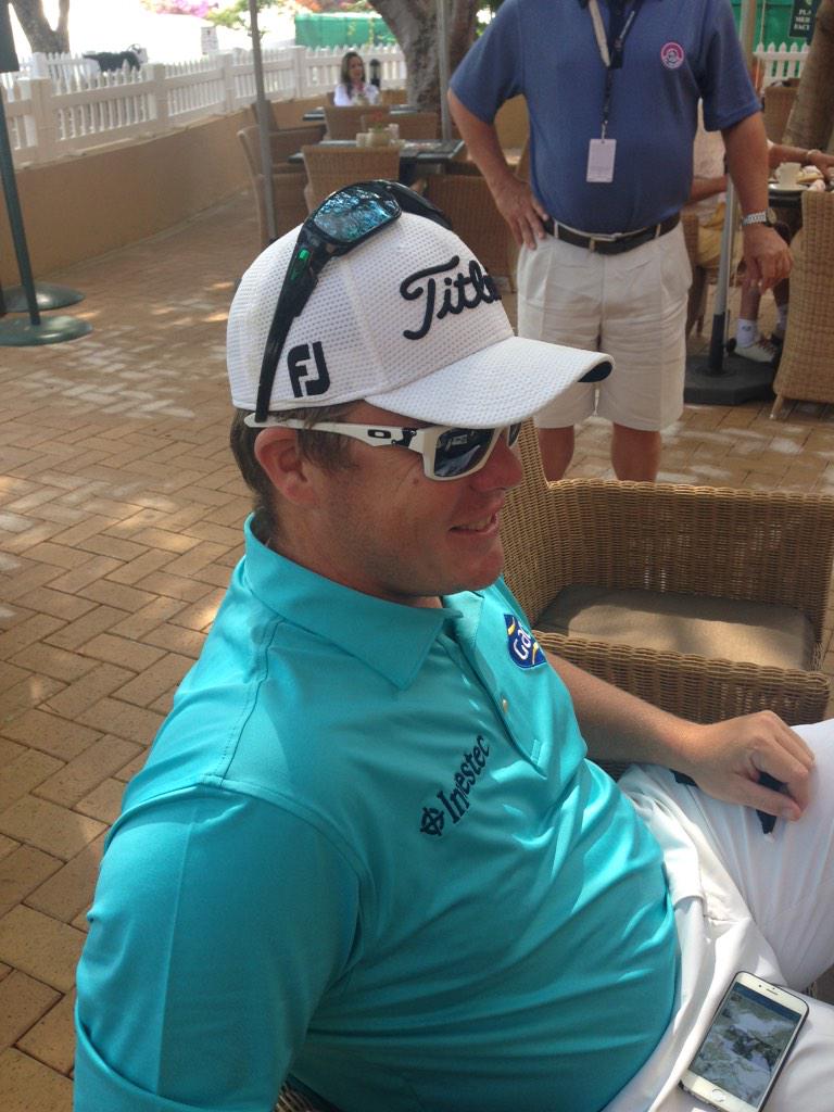 DavidMurrayPGA's tweet photo. The white @OakleySA #JupiterSquare are no longer available 😒......enjoy them @gcoetzeegolf. You owe me one 👍 http://t.co/peWVVgjac1