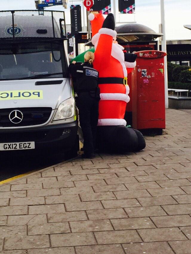 irisicequeen's tweet photo. @JenWest81 @irisicequeen @dcomp @AbstractArmour "Hands up if you know what's good for you Santa!" http://t.co/yMks9q7cM2