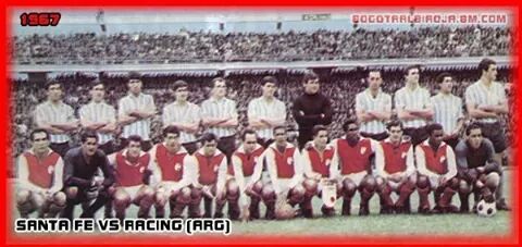 lSantaFeRetro's tweet photo. @SantaFe enfrentando a Racing de Avellaneda. http://t.co/XZEqsJlAxc