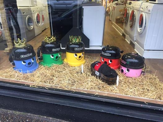 CareSouthend's tweet photo. I'm told this is in a shop in @Southend0nSea.  Anyone able to confirm?  Either way it's brilliant... @VisitSouthend http://t.co/1yJtclYQRw