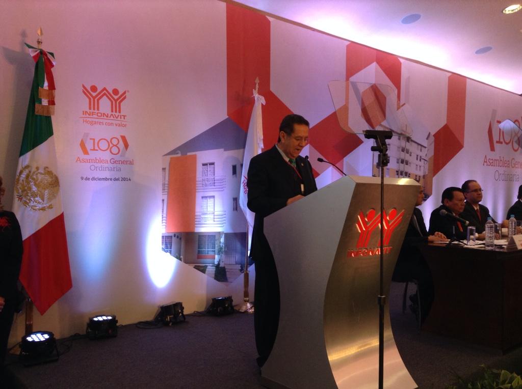 Infonavit's tweet photo. Dip. Patricio Flores Sandoval habla en representación del Sector Trabajadores en Asamblea General de @Infonavit http://t.co/D6bluqcUEW