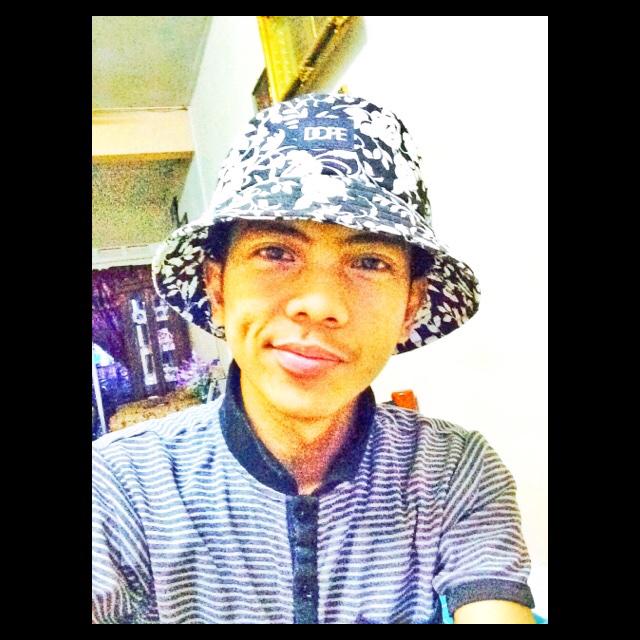 bboySulkFgg's tweet photo. #goodboy #adaakukisah #nite #bboyculture #bboylife #bucketthat http://t.co/1GZQylKKfK