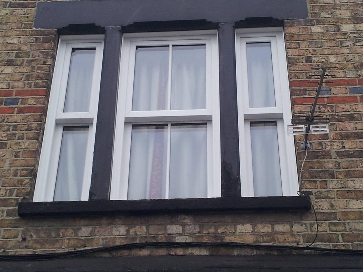 DidcotWindows's tweet photo. Sash Windows in Oxford, before, during and after #didcot #oxfordshireglazing #Didcot #didcotwindows http://t.co/yoZ5Fj7x5w