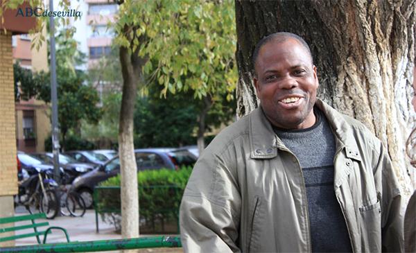 abcdesevilla's tweet photo. Pedro, el «héroe» de Triana que devolvió más de 15.000€ perdidos http://t.co/6Epx8BB0iB @Sevilla_ciudad | #Sevillahoy http://t.co/pp25PO7KdR