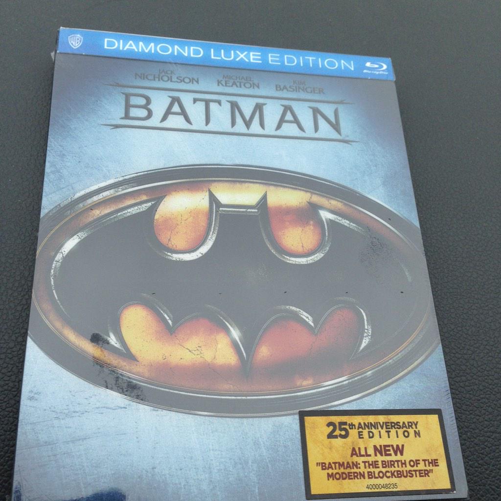 ShanlianOnBat's tweet photo. Just purchased this today!!! #BATMAN25 #BATMAN75 http://t.co/5k0si05aX0