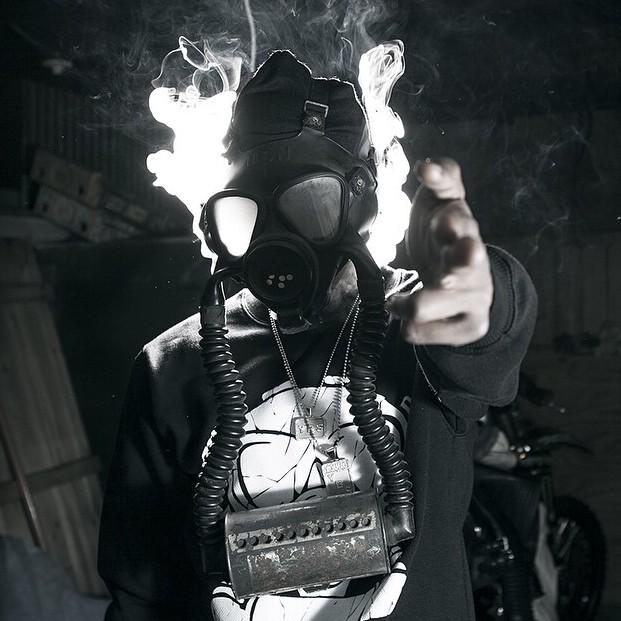 Live2BeFree_'s tweet photo. 🔥💨💨 @Livefromthe_A Wearing #L2BF http://t.co/gvGnfDgIfh