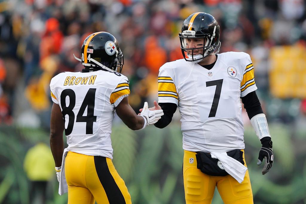 BestSteelerPics's tweet photo. @AntonioBrown84 and Big Ben can read each other's minds 
#SteelerNation #pitvscin #Steelers http://t.co/t8CAQb96CN