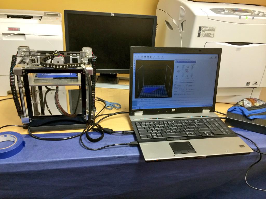 chrismforster's tweet photo. Just an average day in EAST #hourofcode @TeensRelieve planning change pitches,  3D printing &amp; geospatial maps http://t.co/bYwoVHkOUA
