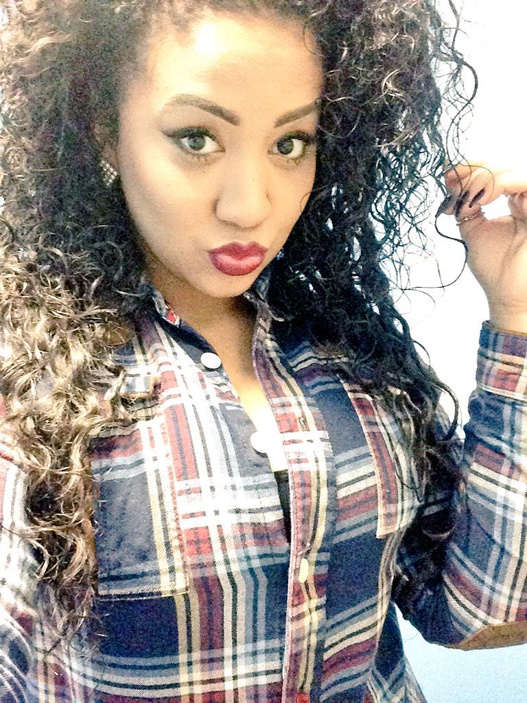 shaaalynx's tweet photo. ❤️ work selfies #EverydayShit http://t.co/eoEK3IdmG8