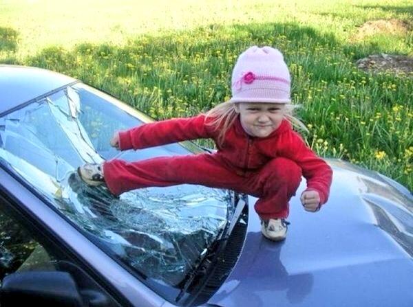 SugarElf's tweet image. You're not even gonna get coal kid..you're THAT bad *shakes head jotting name for @OriginalSanta_ *