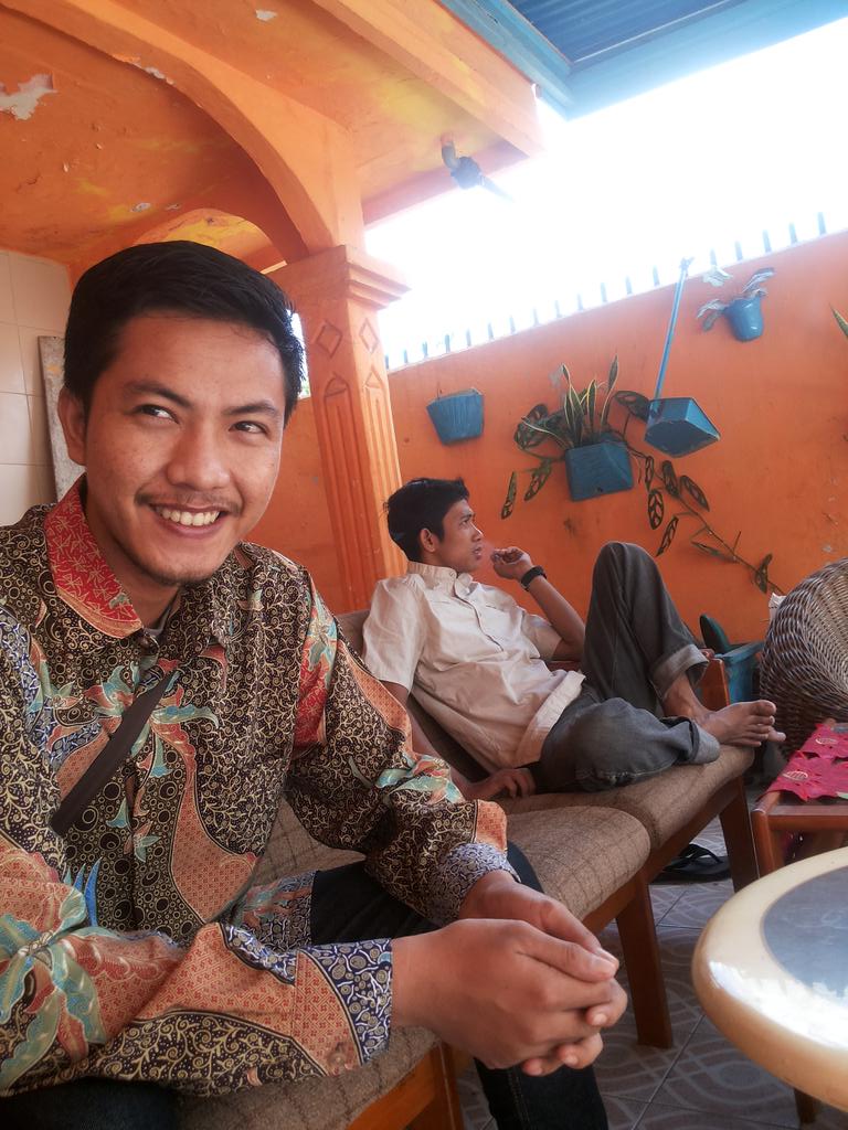 hengky_kool's tweet photo. Aktivitas pagi smpai sore,hanya ganti costum. :). http://t.co/toh6ZOwR6y