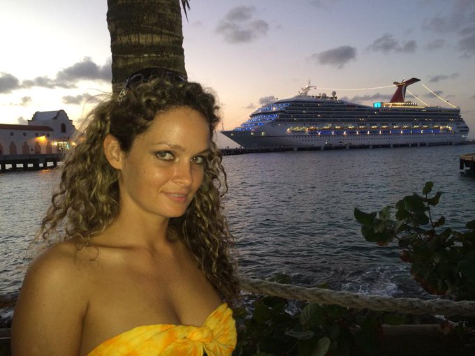 Back from my cruise. I want to go on one every month! http://t.co/DZ9p1fXo0J
