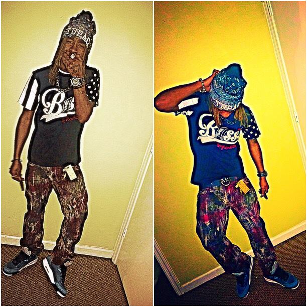 kboyzpmf's tweet photo. Bass shirt robin jeans son of mars Jordan's tupac hat http://t.co/tVTH7hN7AF