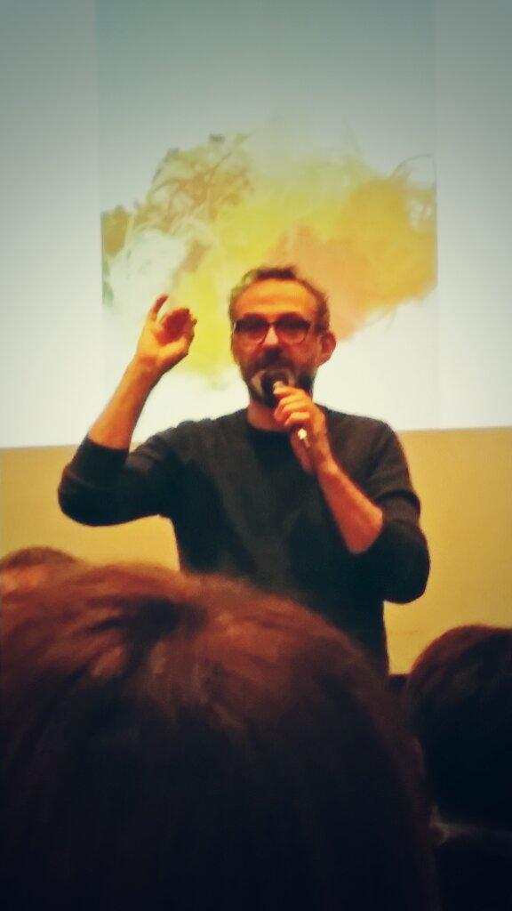 fraSommaripa's tweet photo. Umiltà, passione e sogno: i tre #ingredienti fondamentali per @massimobottura @Corteseway #Napoli @SoniaLorigliola http://t.co/N0IIhvnCoD