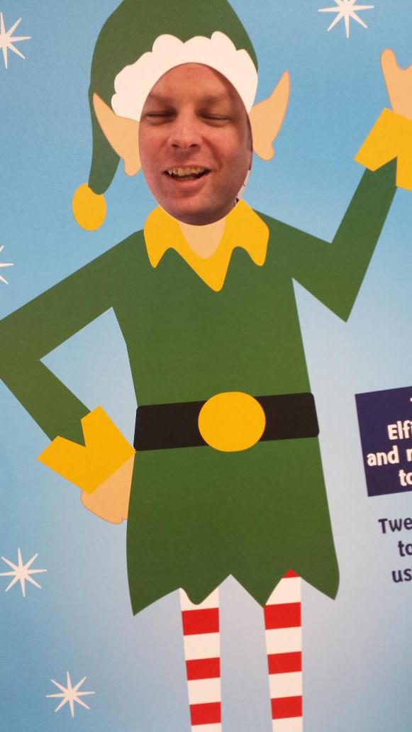 PaulaColbourne's tweet photo. #ElfieSelfie #Tesco #diabetesuk http://t.co/HN5Fhu3zoO