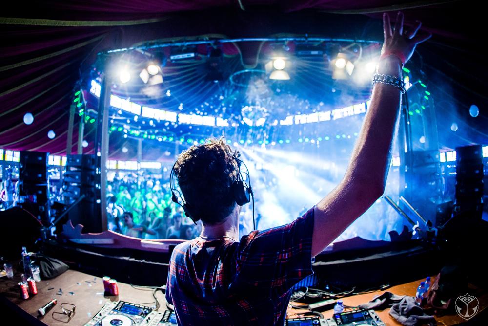 tomorrowland's tweet photo. .@FrankyRizardo brought a unique flow into the Blue Flame tent last summer. http://t.co/1ccp6P8aG2