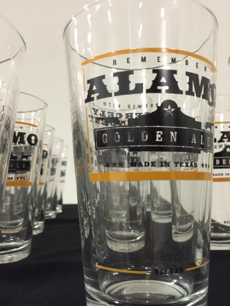 LaunchSATX's tweet photo. Come down to #1millionpints at 6pm 231 E Houston! We are giving away a free pint glass to the first 40 people! http://t.co/FB4b0clRjK