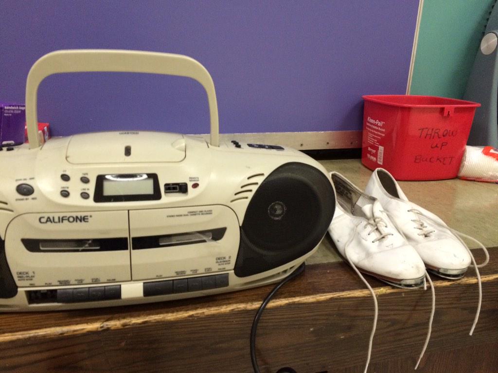 wildroseclogger's tweet photo. Why dancing in a studio is so much better than just dancing wherever you can rent space. Ew. #cloggerproblems http://t.co/yTR64eMnaK