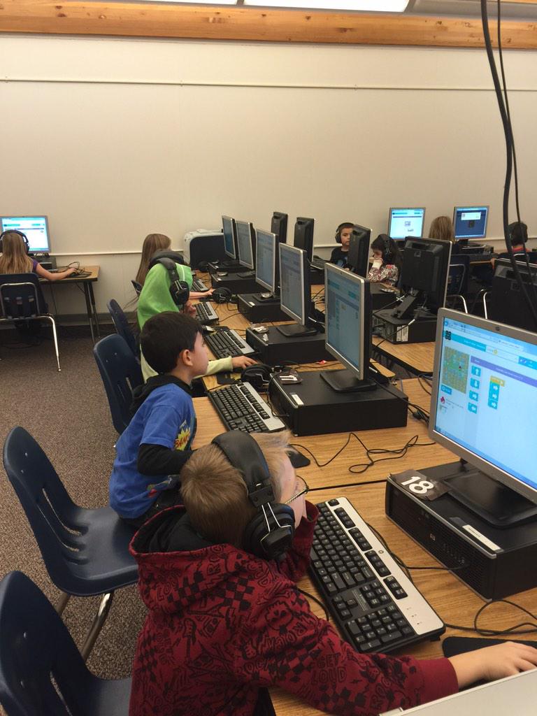 mevans826's tweet image. Ms. GrIffith third grade working hard with #HourOfCode @codeorg future coders @GraniteSchools #edtechcontest